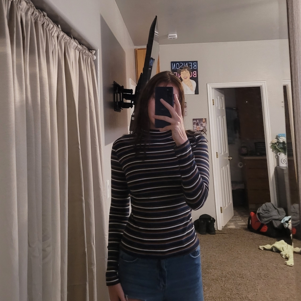 Fitted long sleeve top